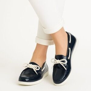 Cole Haan Women's Nantucket Camp Patent Leather Boat Deck Shoes Navy SZ 8B READ